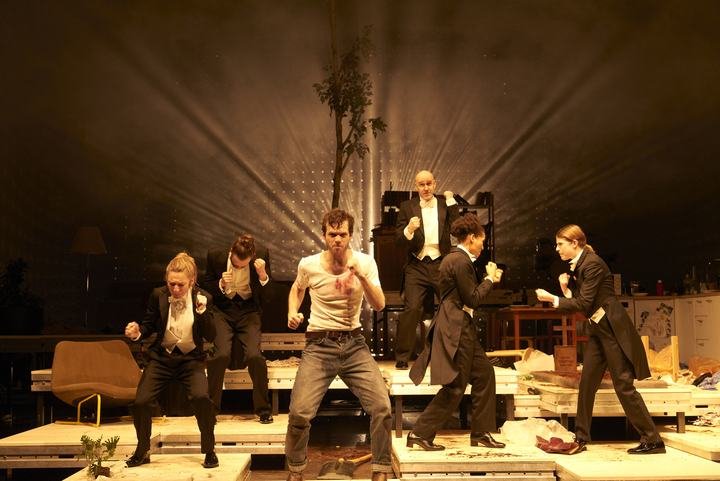 Min Kamp, production photo 5